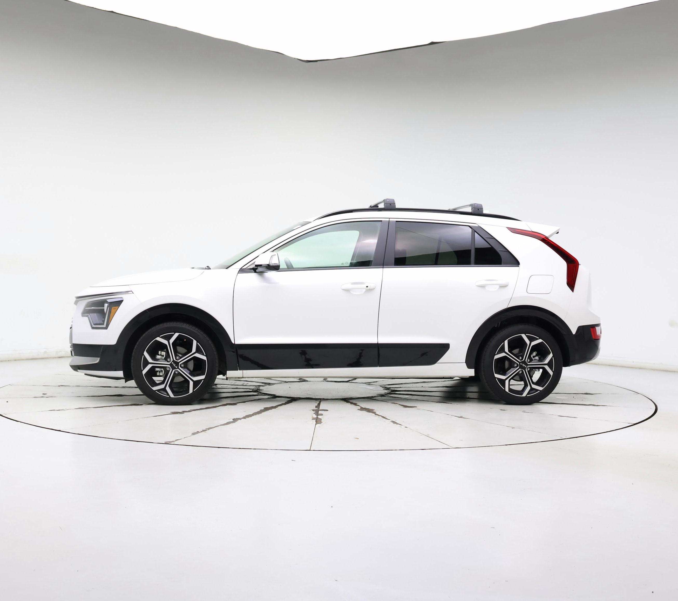 Thumbnail: 2024 Kia Niro - 3