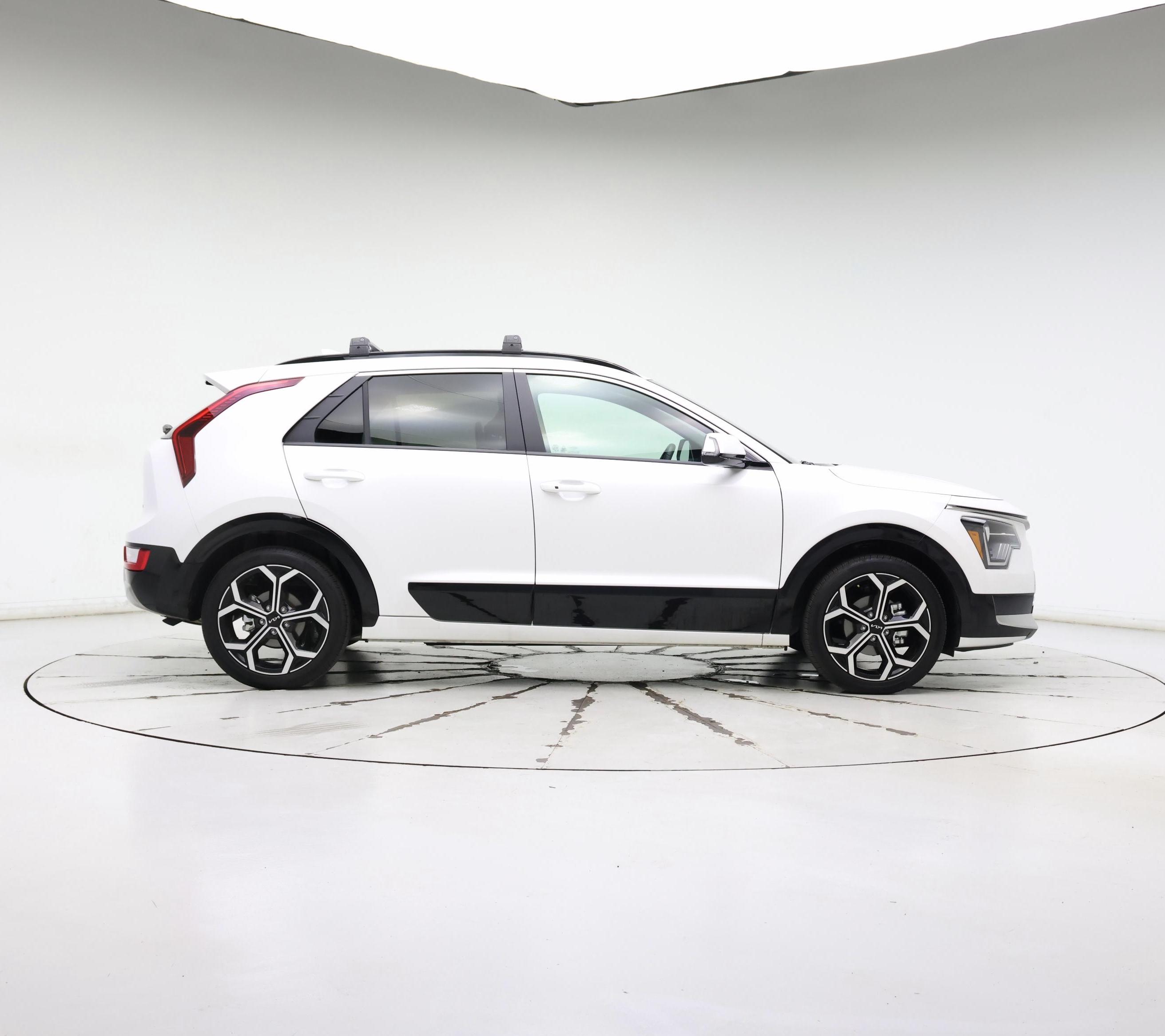 Thumbnail: 2024 Kia Niro - 7