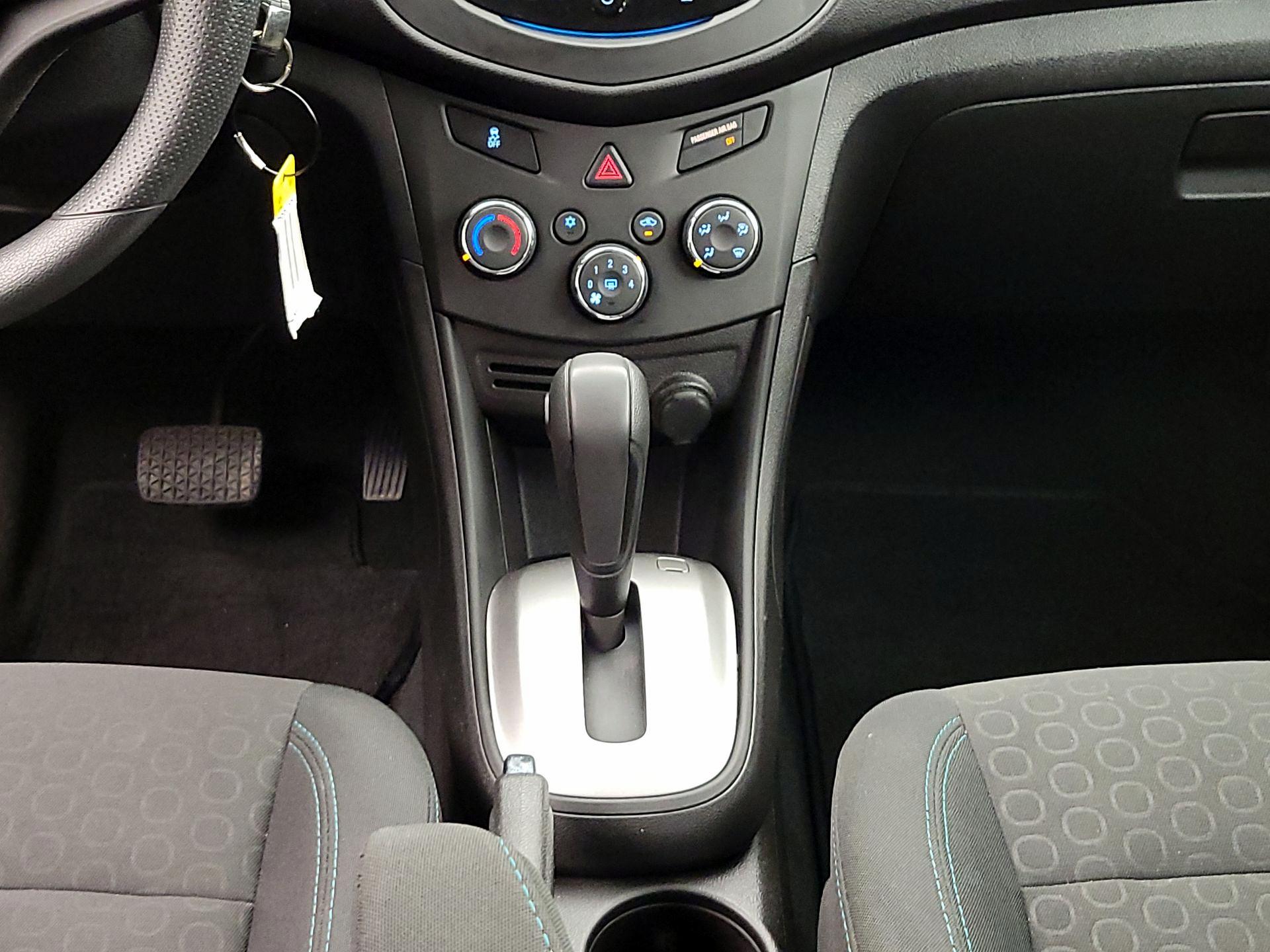 Thumbnail: 2016 Chevrolet Trax - 17