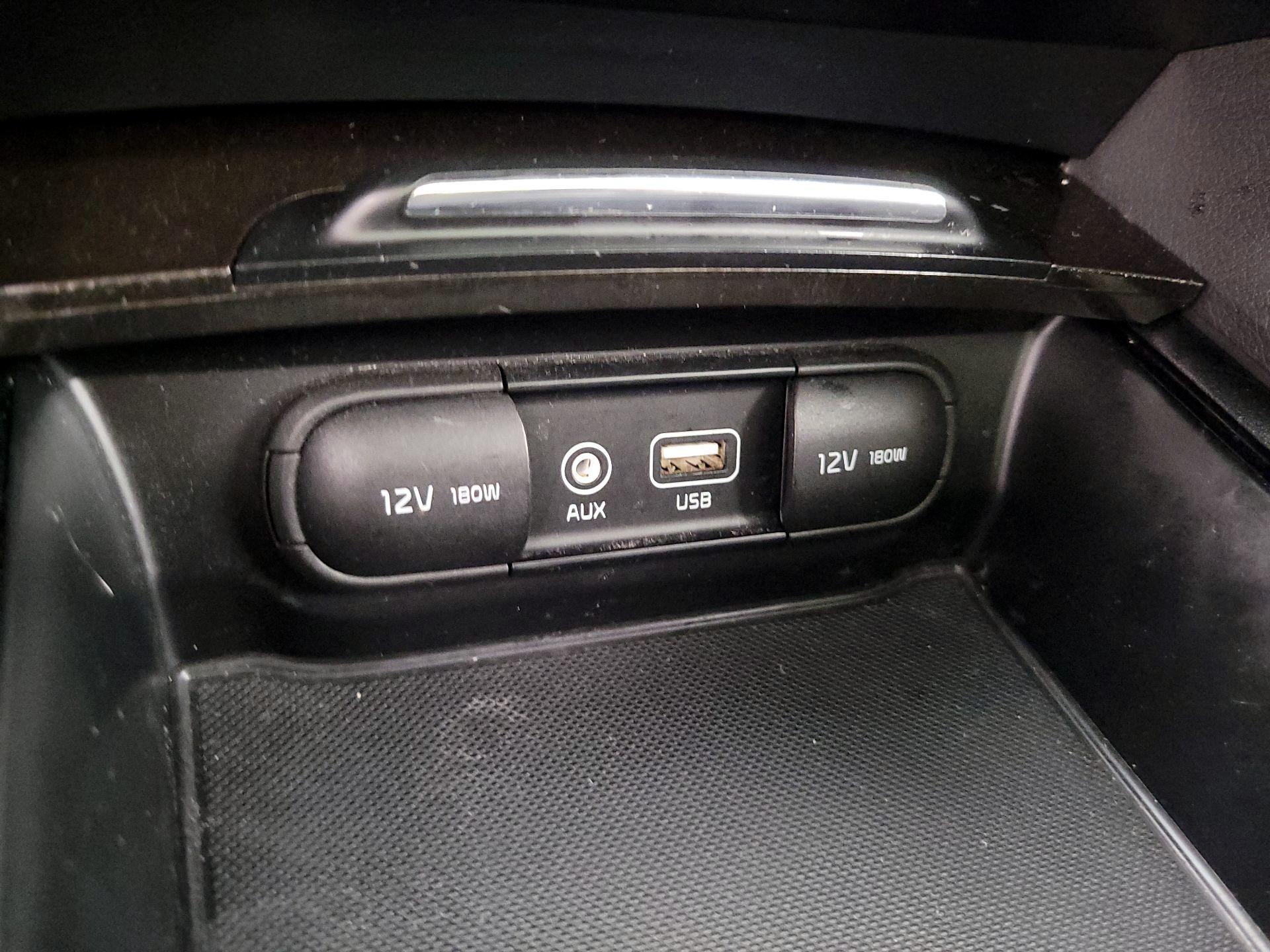 Thumbnail: 2016 Kia Optima - 19