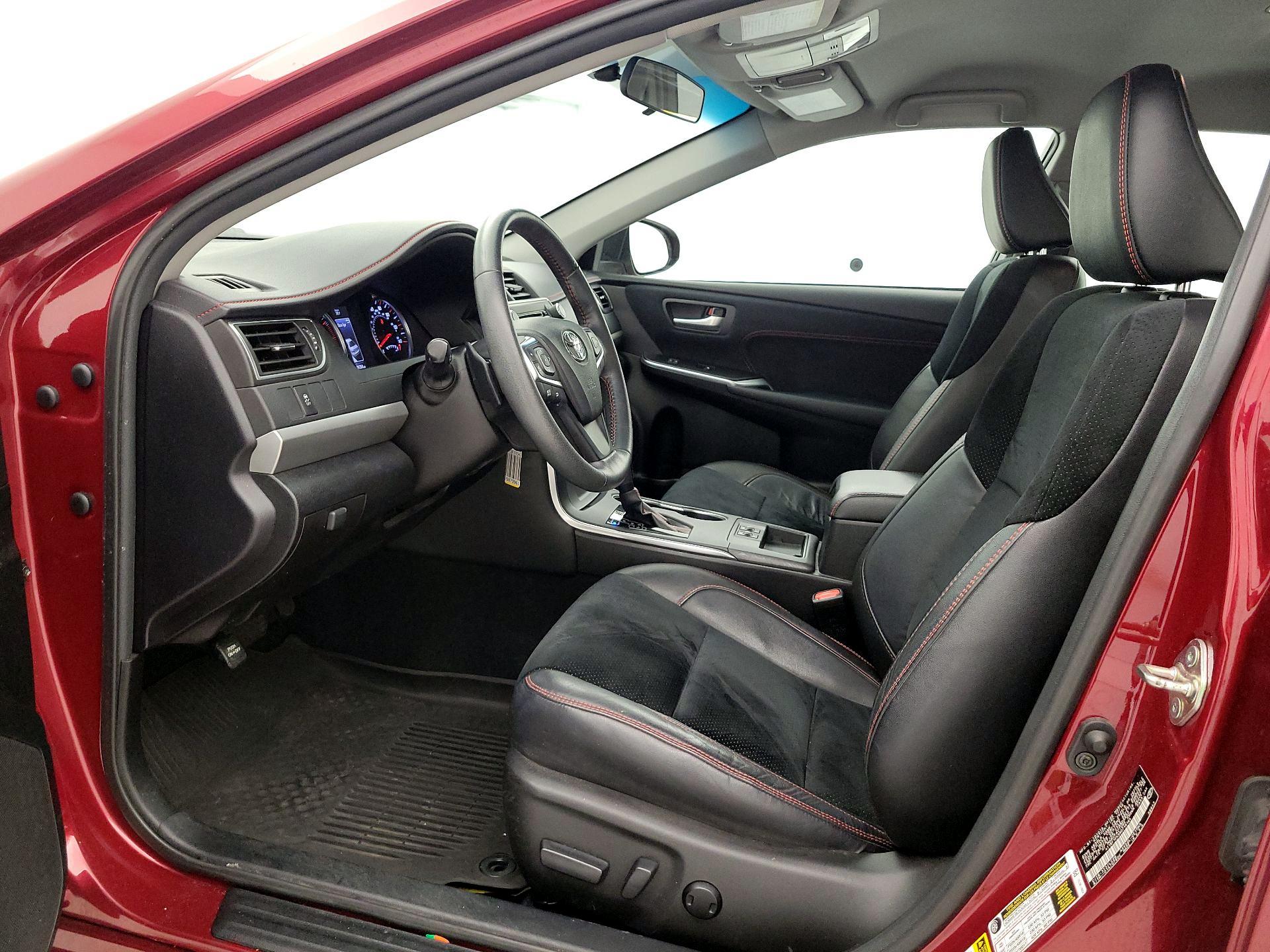 Thumbnail: 2017 Toyota Camry - 11