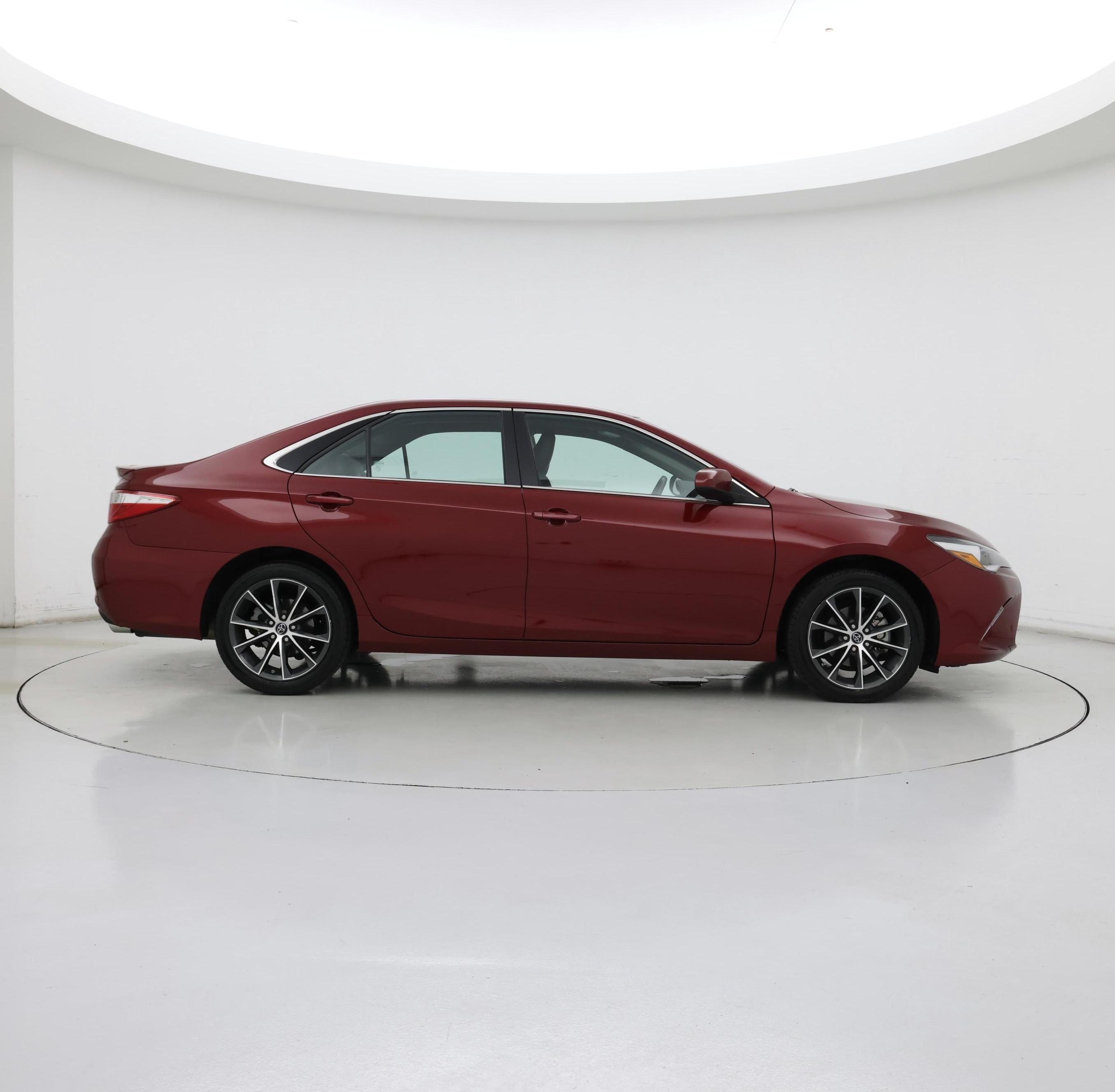 Thumbnail: 2017 Toyota Camry - 7