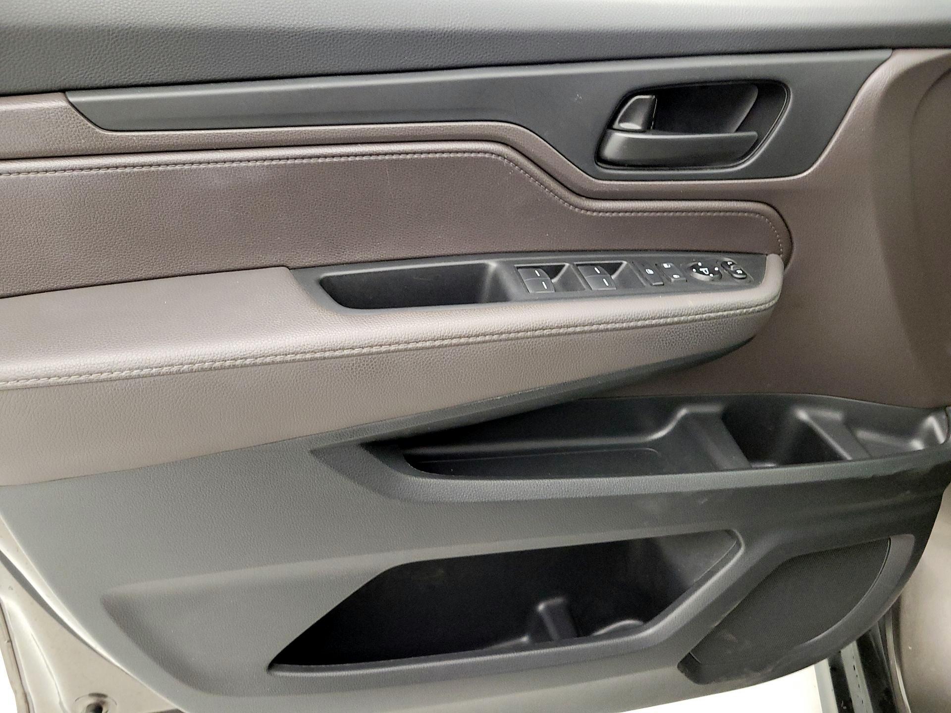 Thumbnail: 2019 Honda Odyssey - 12