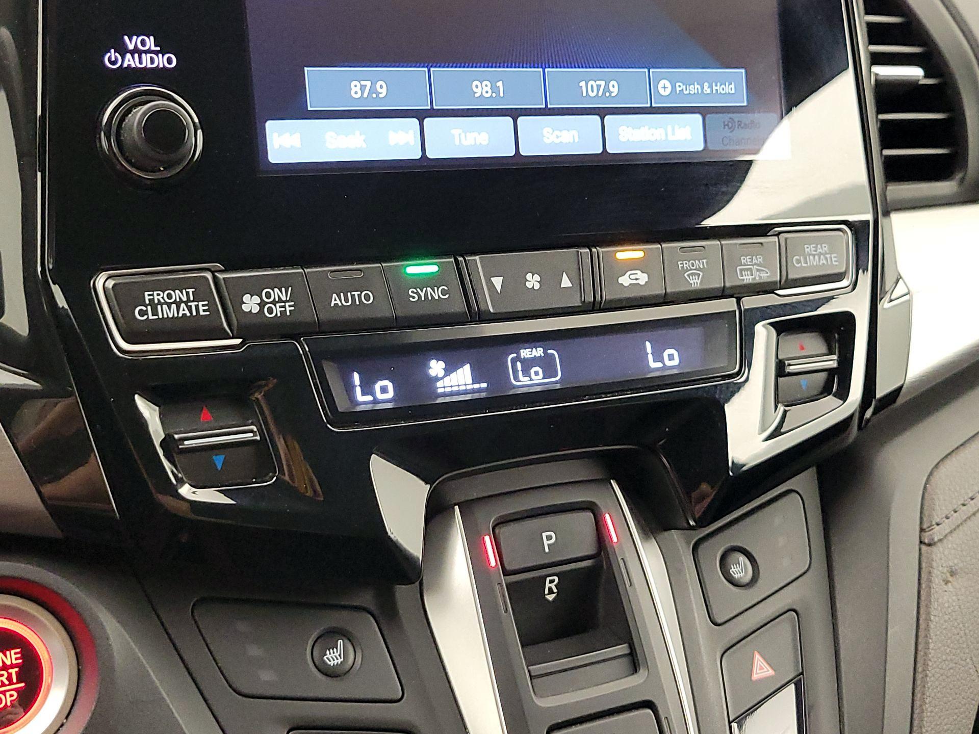 Thumbnail: 2019 Honda Odyssey - 16
