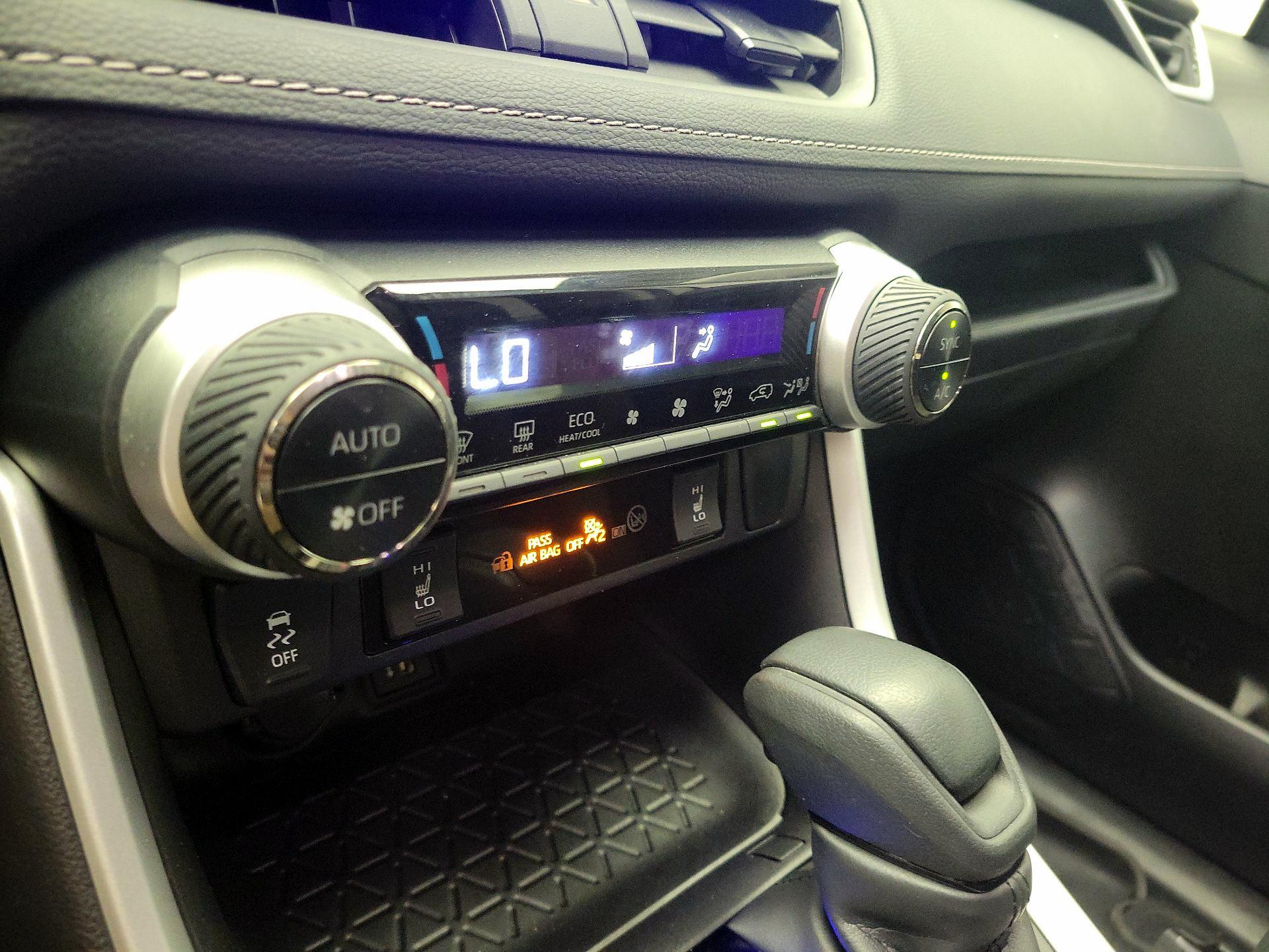 Thumbnail: 2024 Toyota RAV4 - 16