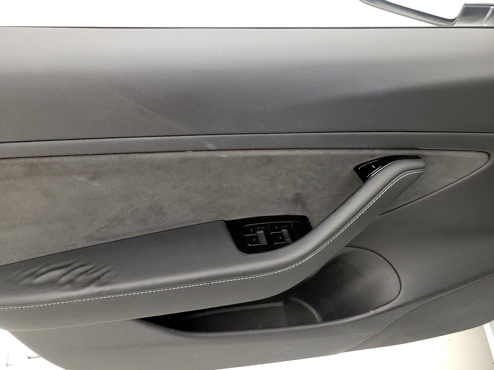 Thumbnail: 2020 Tesla Model 3 - 12
