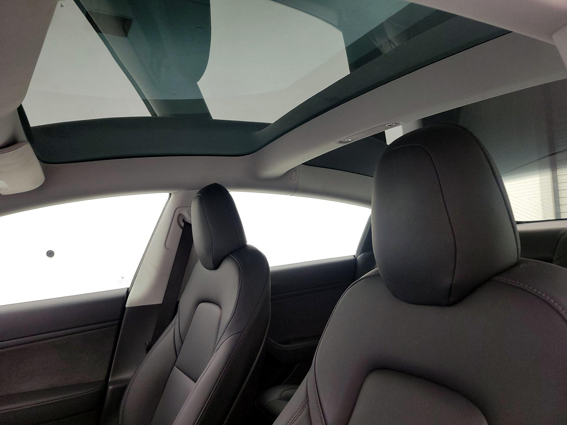 Thumbnail: 2020 Tesla Model 3 - 19