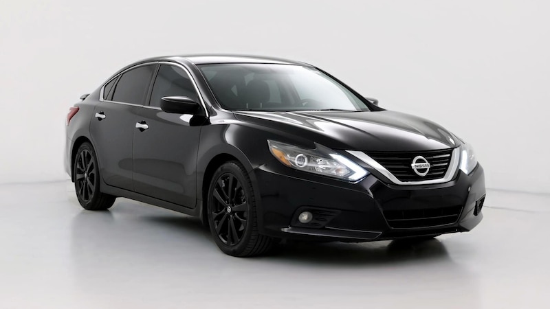 2017 Nissan Altima SR Hero Image