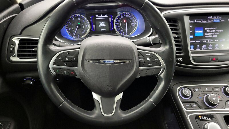 2016 Chrysler 200 Limited 10