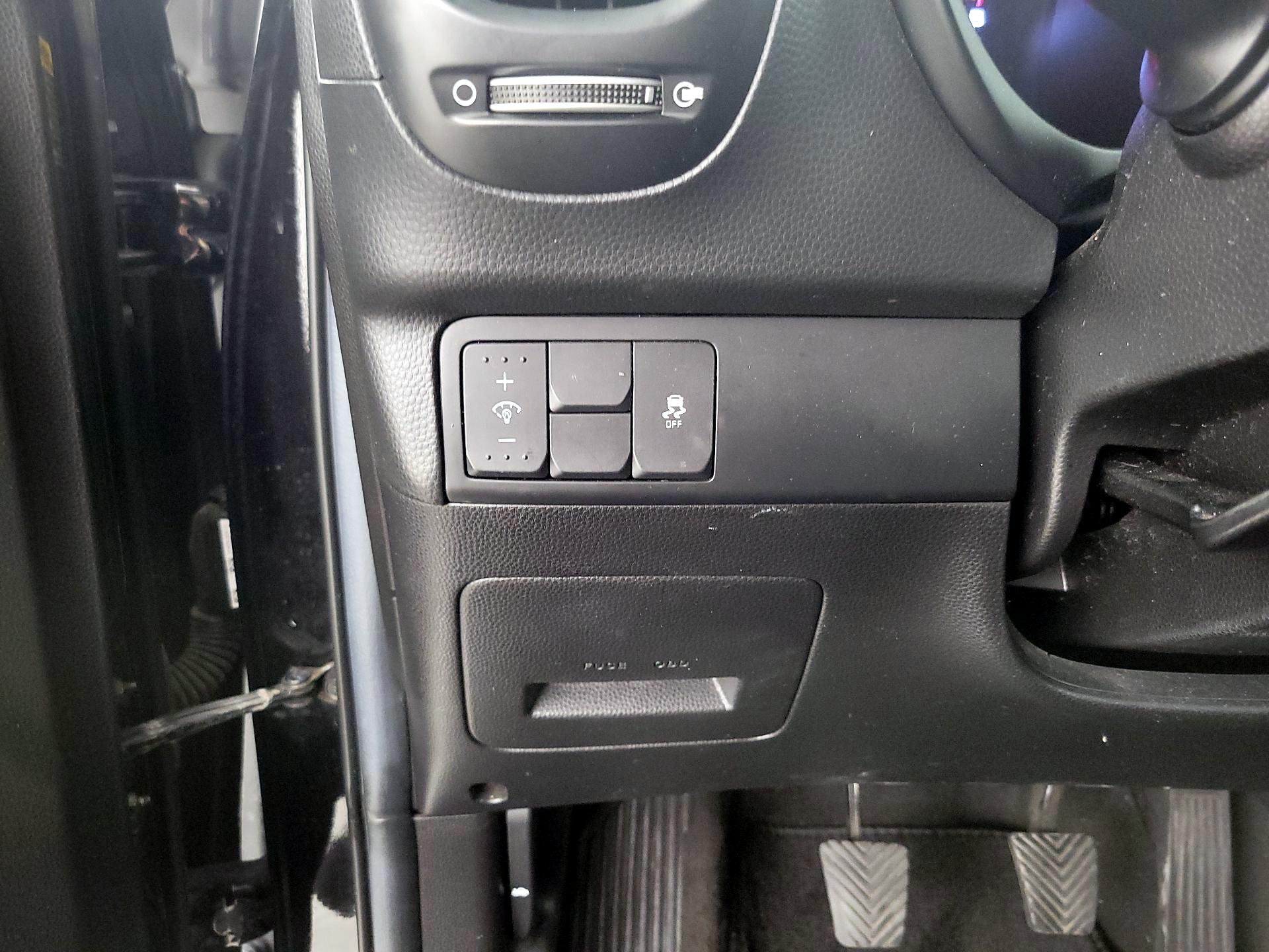 Thumbnail: 2018 Kia Soul - 13