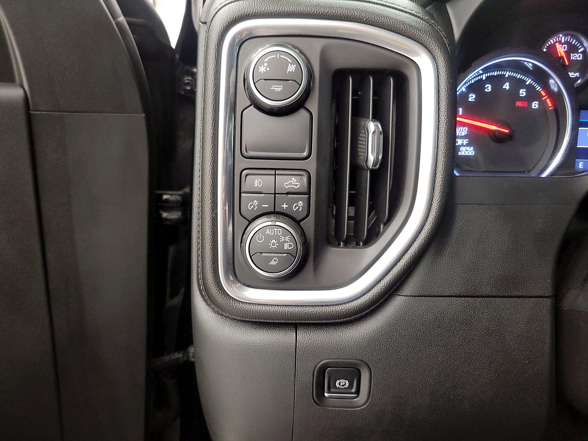 Thumbnail: 2019 Chevrolet Silverado 1500 - 13
