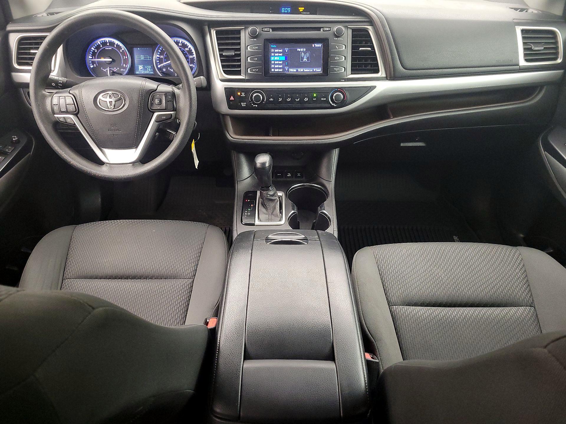 Thumbnail: 2016 Toyota Highlander - 9