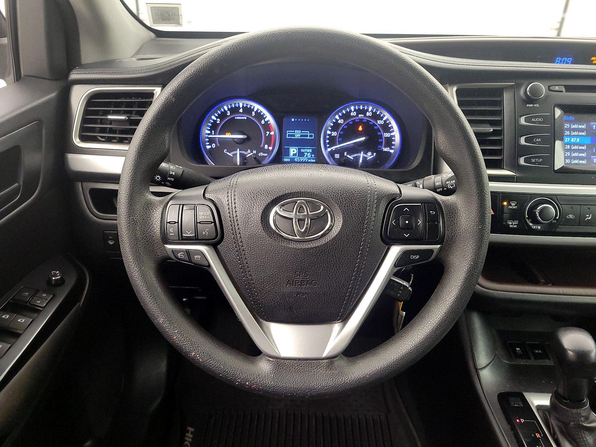 Thumbnail: 2016 Toyota Highlander - 10