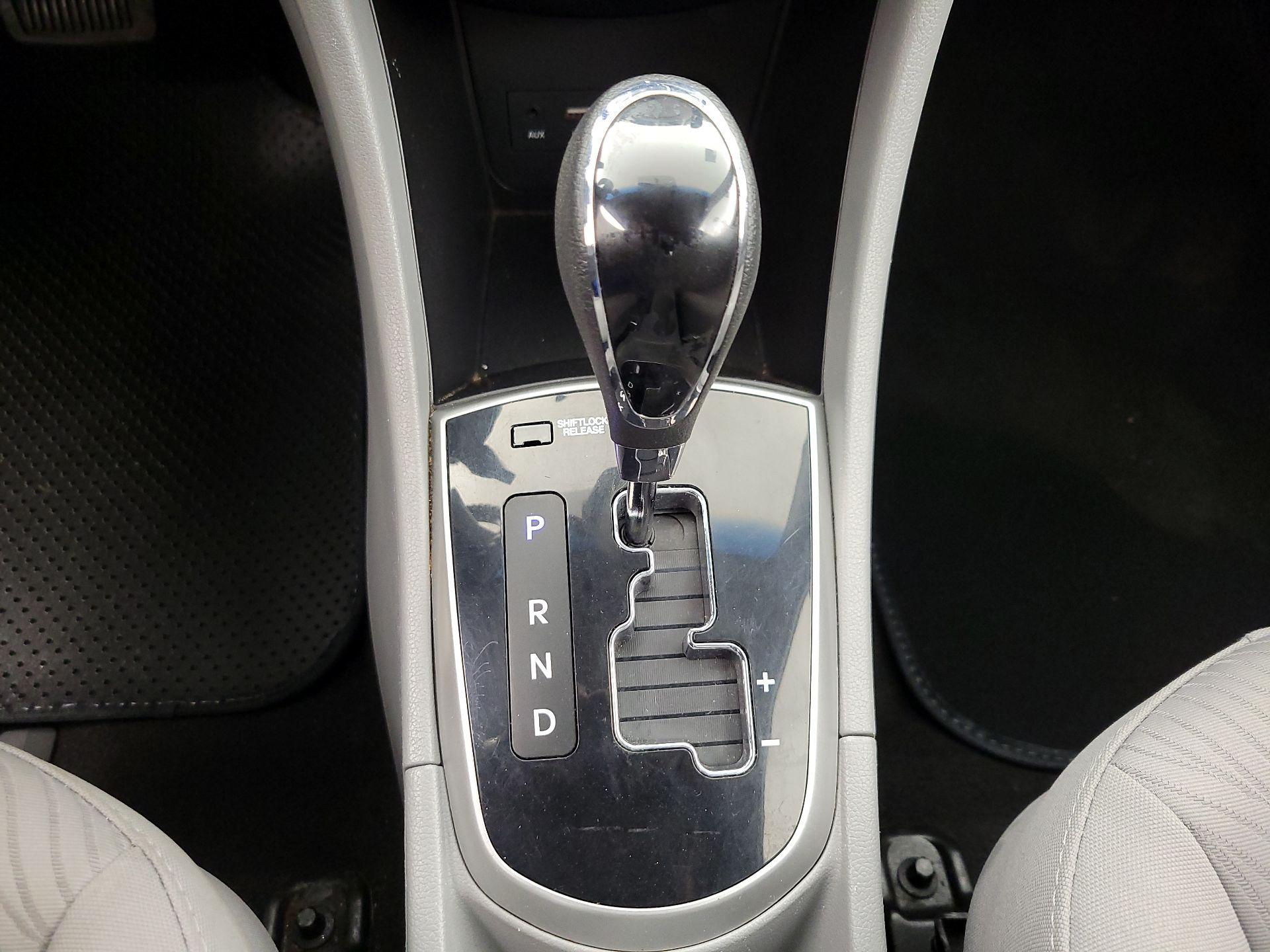 Thumbnail: 2014 Hyundai Accent - 16