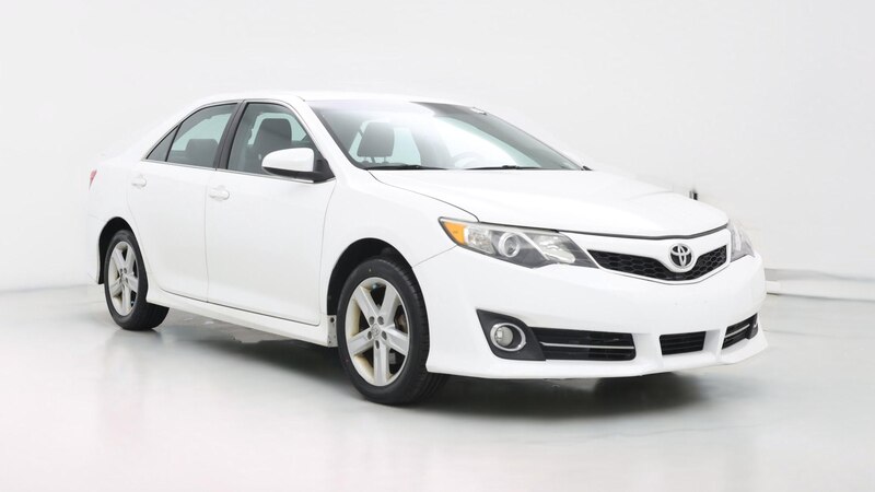 2014 Toyota Camry SE Hero Image