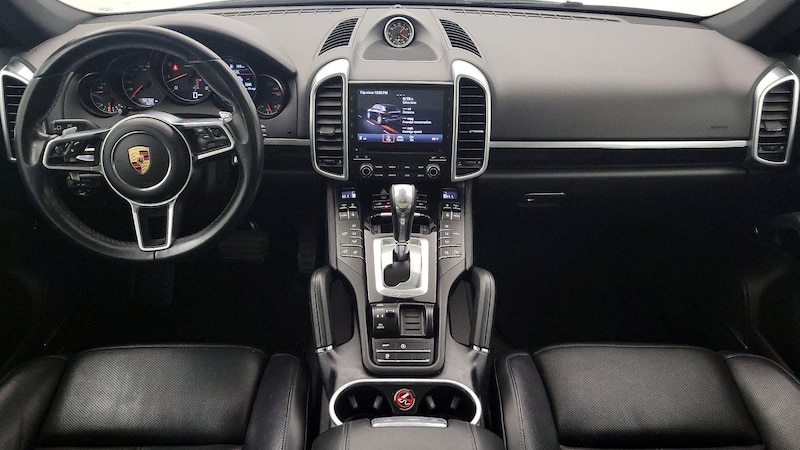 2017 Porsche Cayenne Platinum Edition 9
