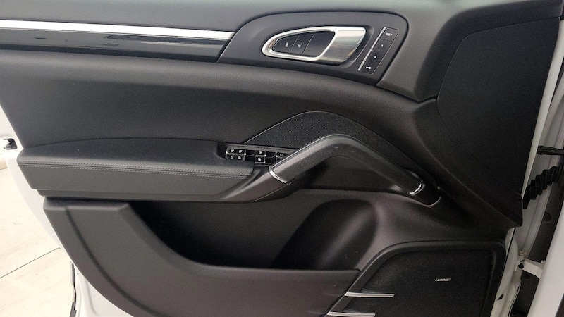 2017 Porsche Cayenne Platinum Edition 12