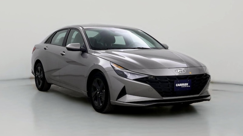 2022 Hyundai Elantra SEL Hero Image