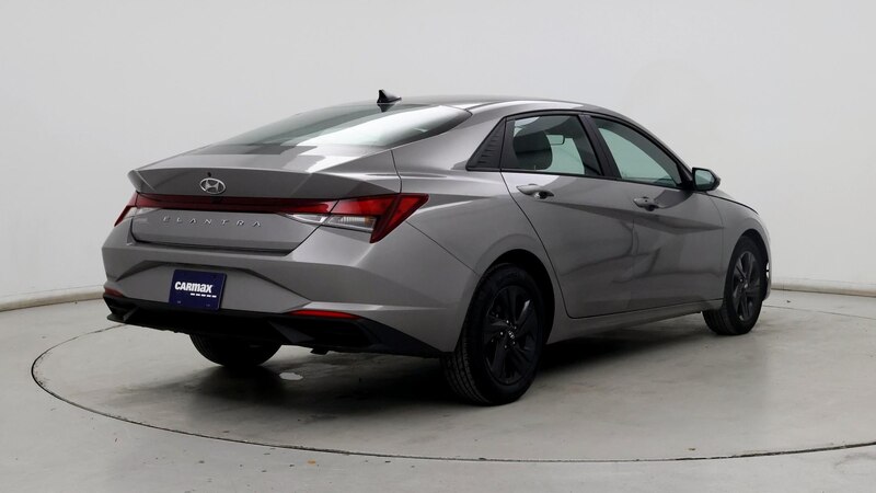 2022 Hyundai Elantra SEL 8