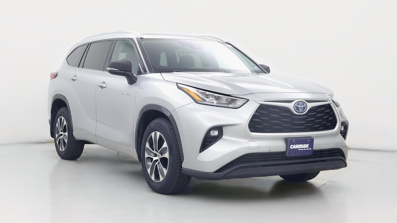 2020 Toyota Highlander XLE Hero Image