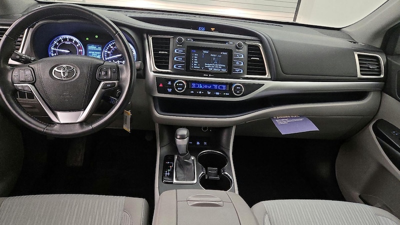 2015 Toyota Highlander Plus 9