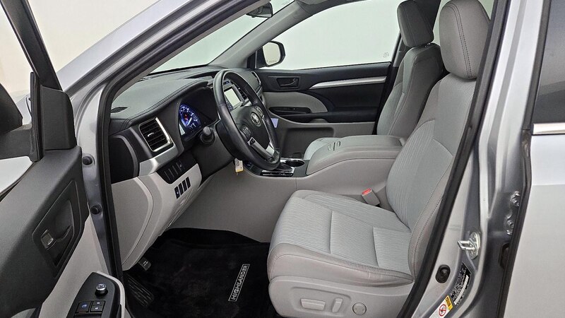 2015 Toyota Highlander Plus 11