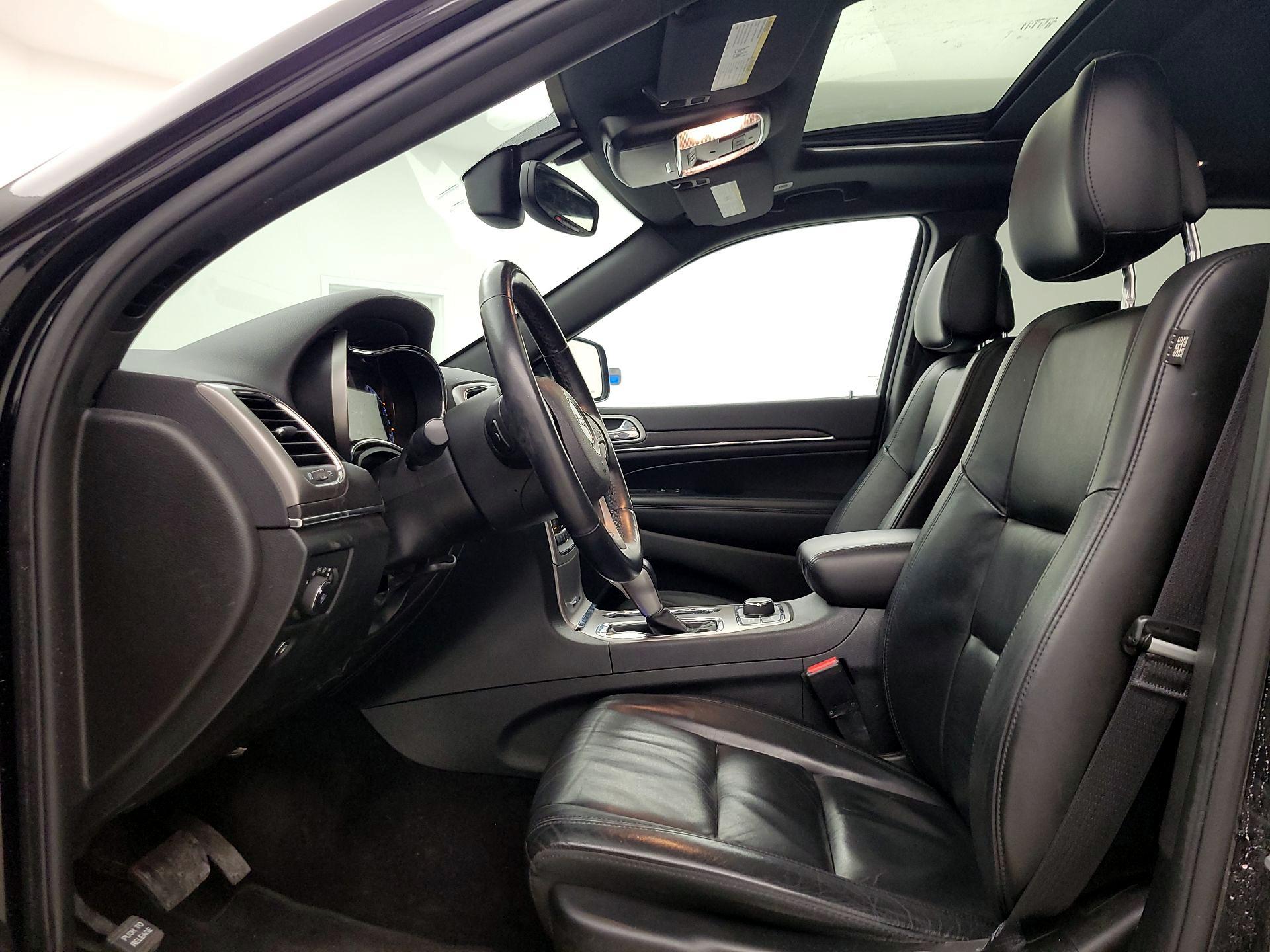 Thumbnail: 2018 Jeep Grand Cherokee - 11