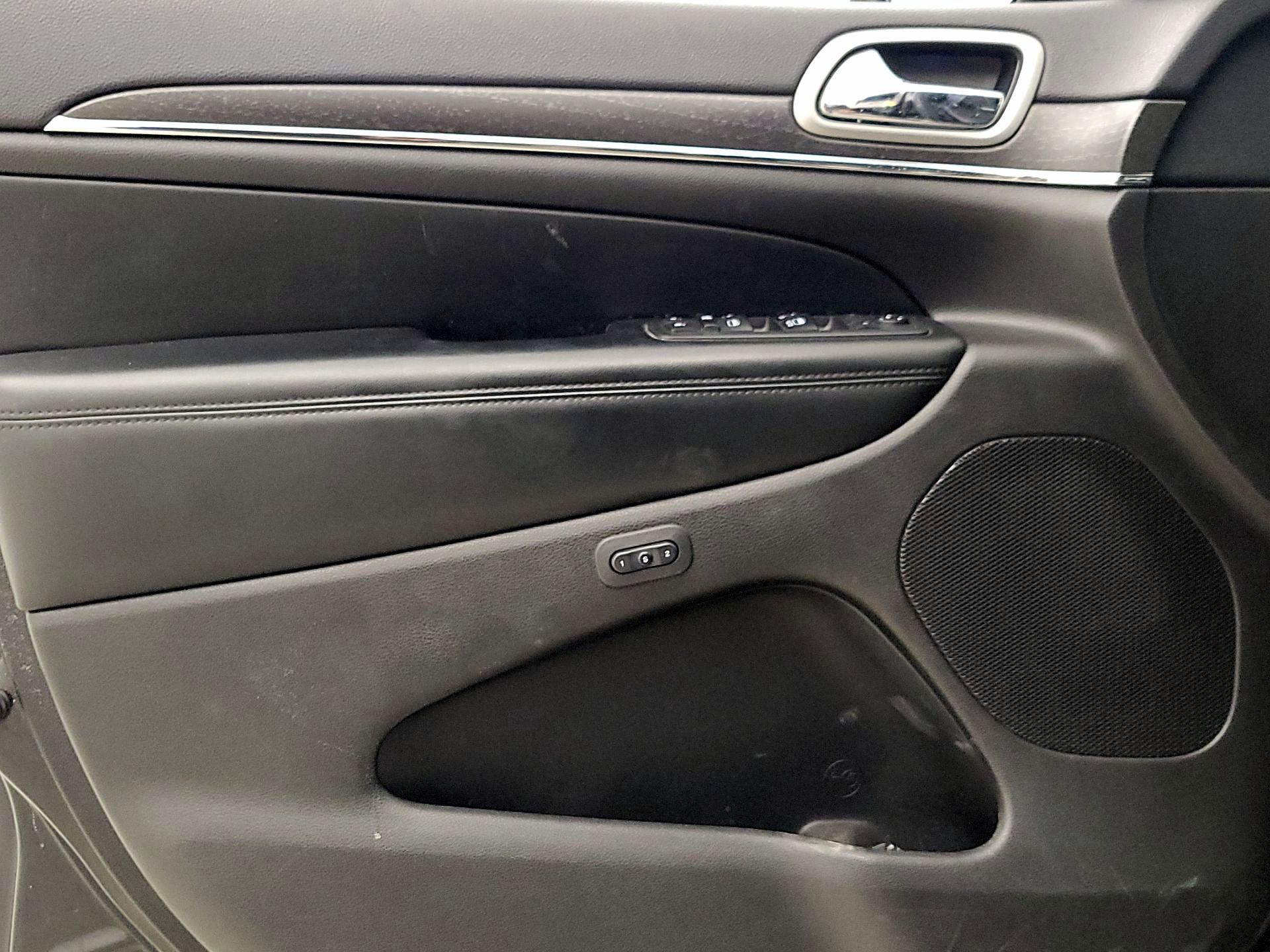 Thumbnail: 2018 Jeep Grand Cherokee - 12