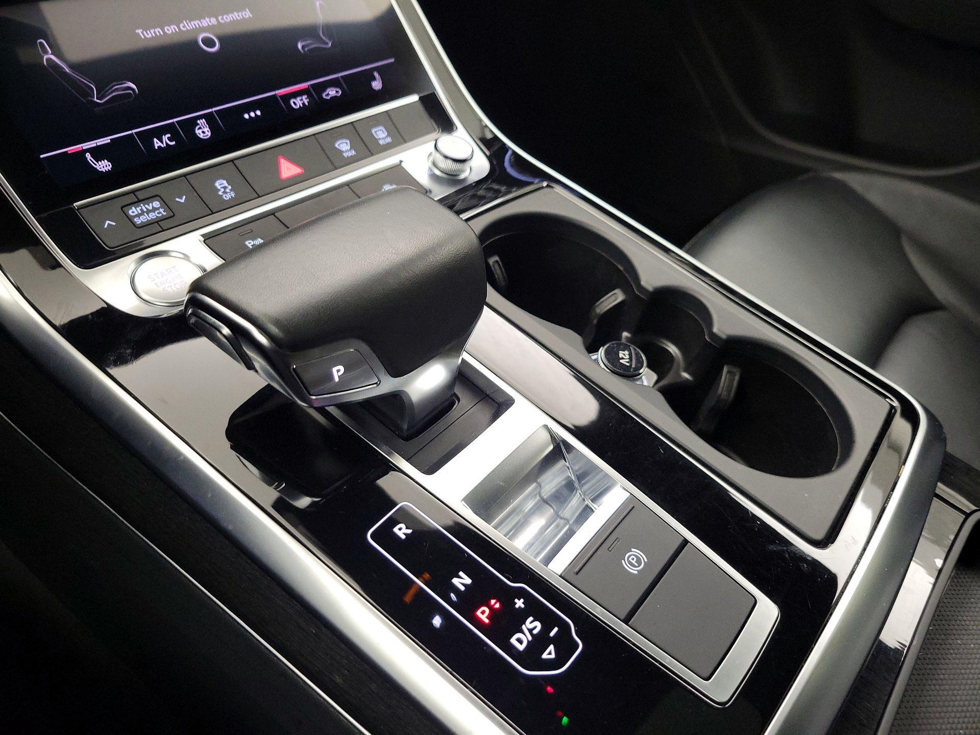 Thumbnail: 2019 Audi Q8 - 18