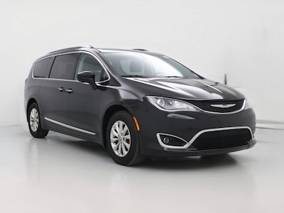 2019 Chrysler Pacifica Touring L -
                Saint James, NY