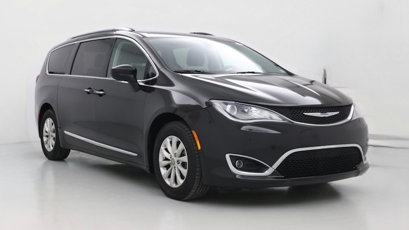 2019 Chrysler Pacifica Touring L Hero Image