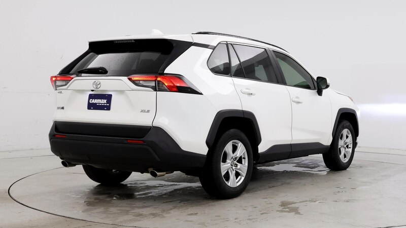 2020 Toyota RAV4 XLE 8