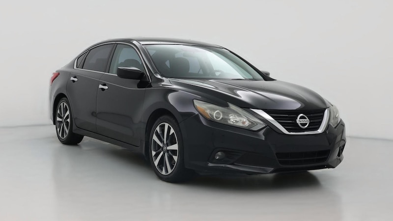 2016 Nissan Altima SR Hero Image