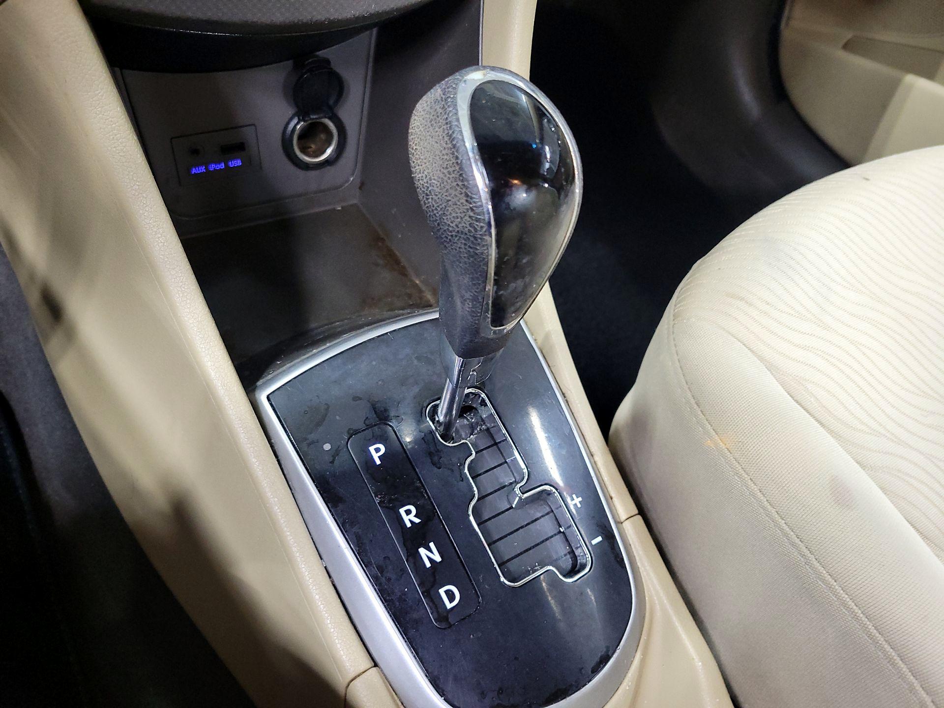 Thumbnail: 2013 Hyundai Accent - 15