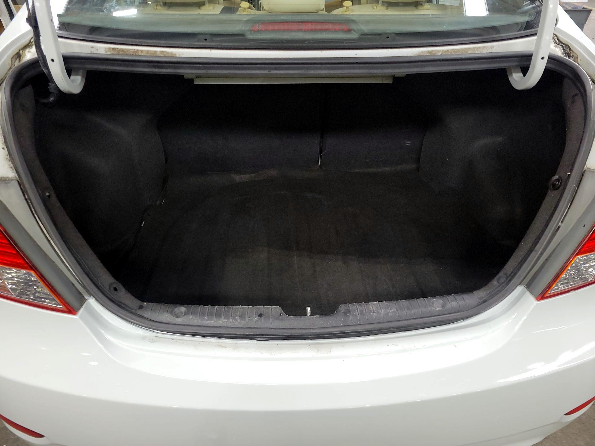 Thumbnail: 2013 Hyundai Accent - 16