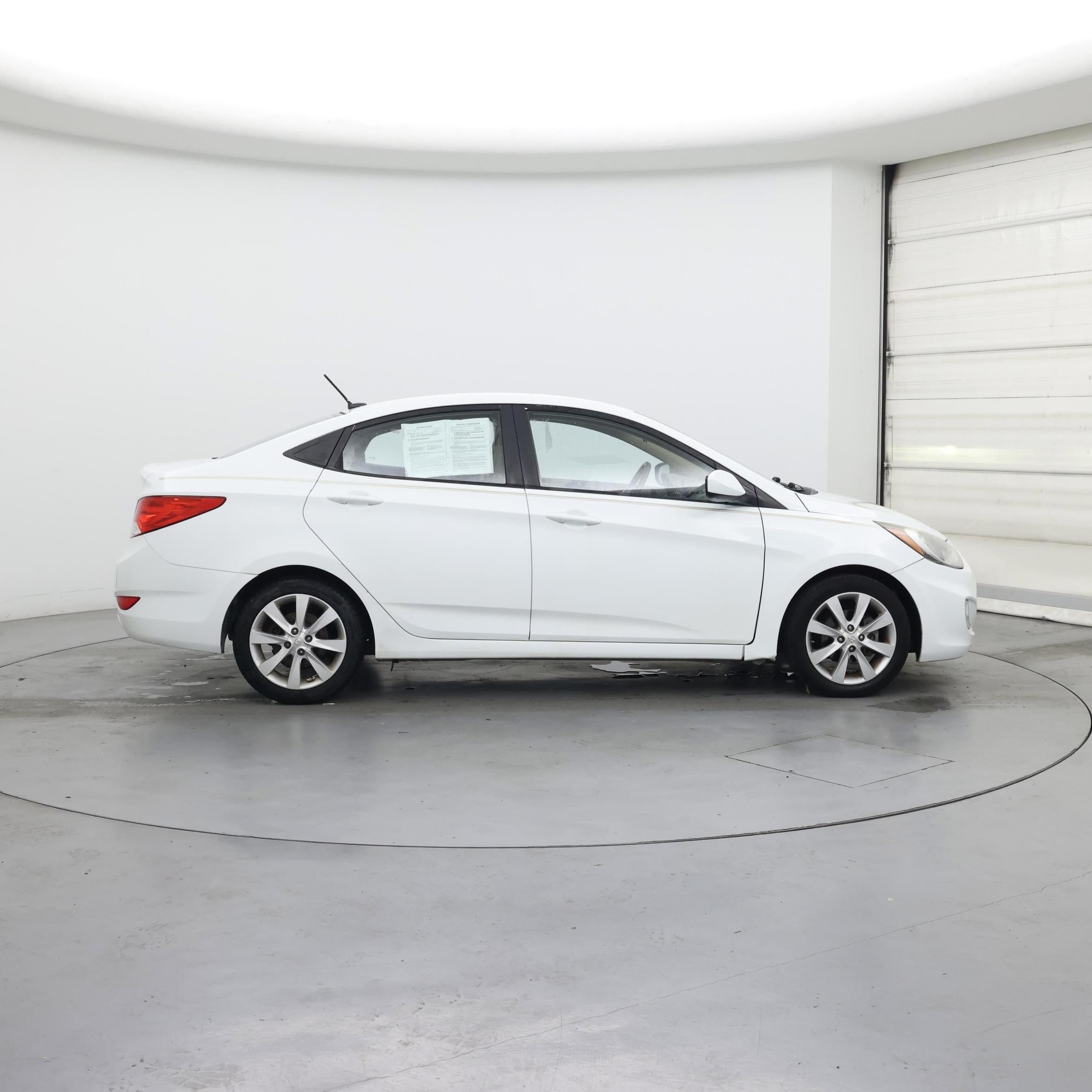 Thumbnail: 2013 Hyundai Accent - 7