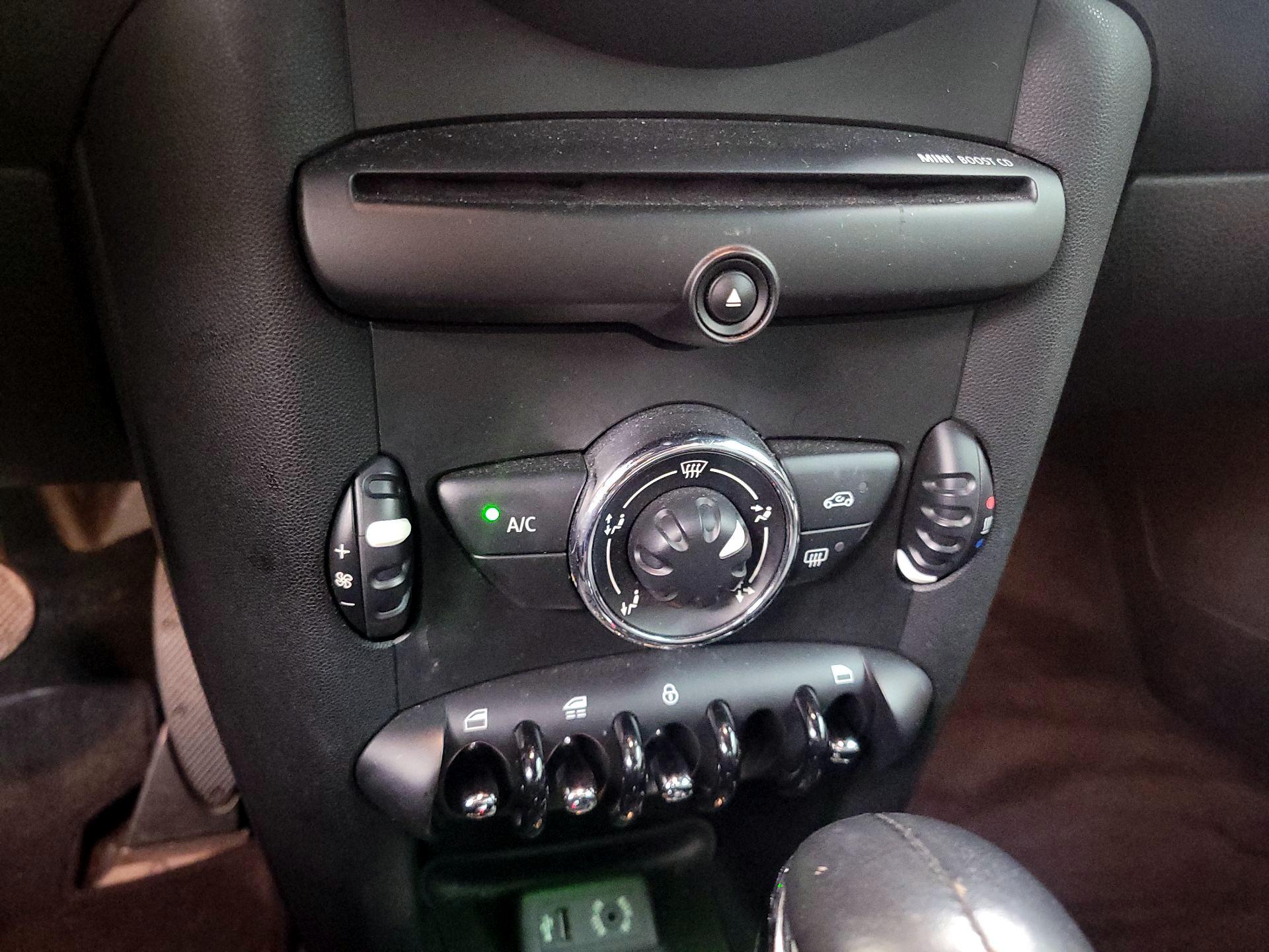 Thumbnail: 2014 MINI Cooper - 14