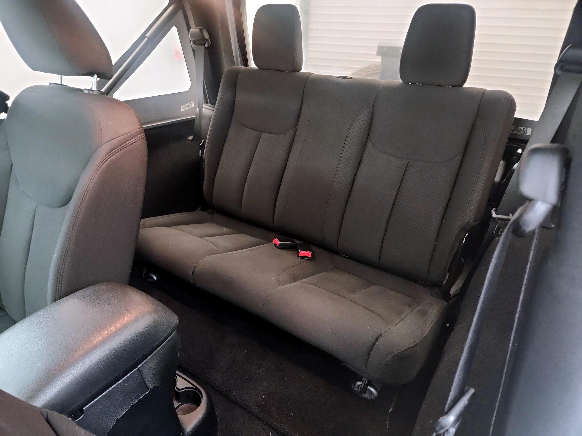 Thumbnail: 2016 Jeep Wrangler - 17
