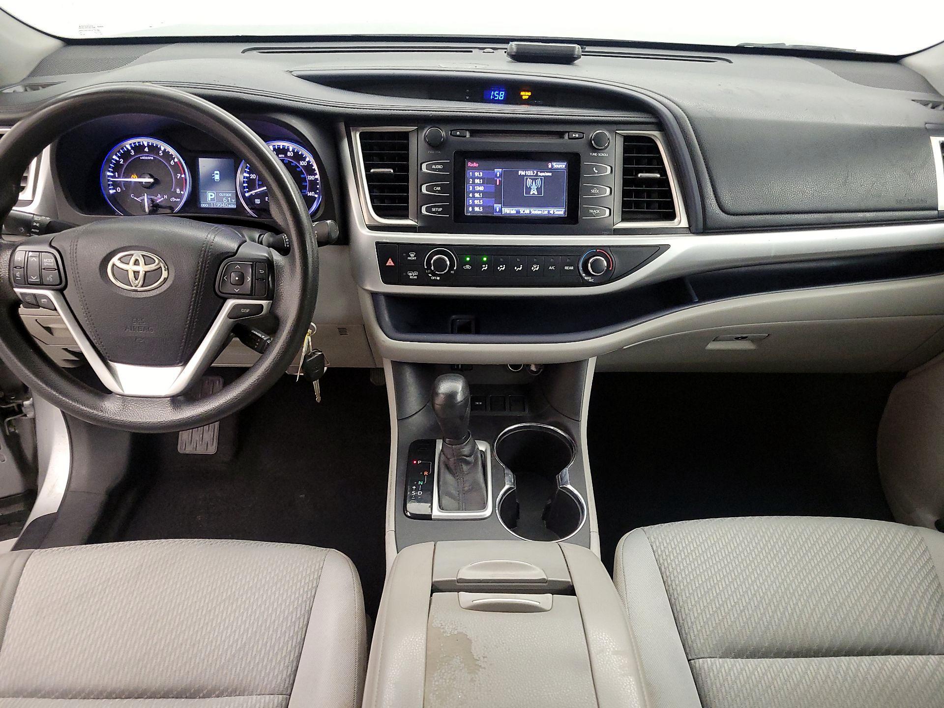 Thumbnail: 2015 Toyota Highlander - 9