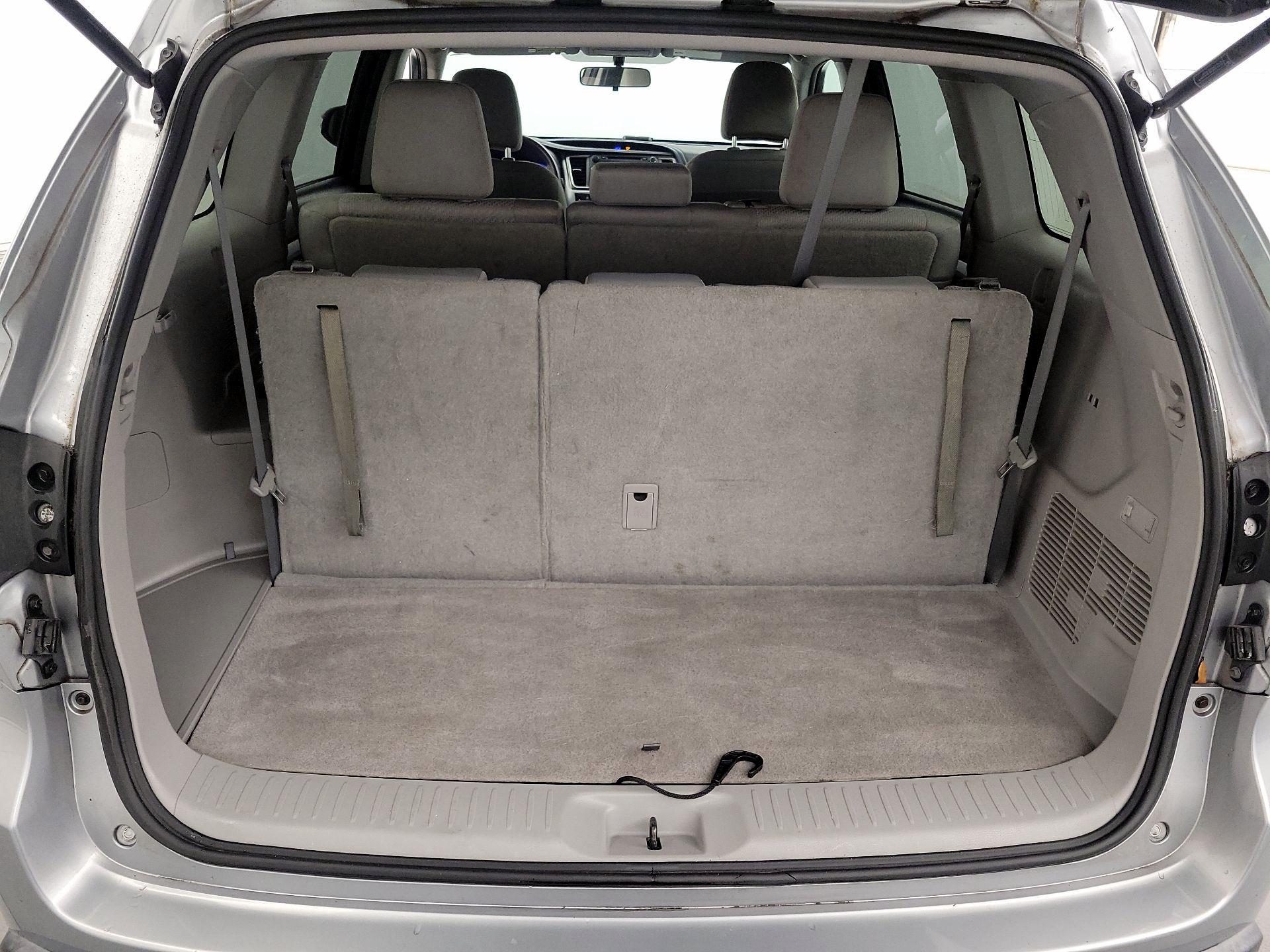 Thumbnail: 2015 Toyota Highlander - 16