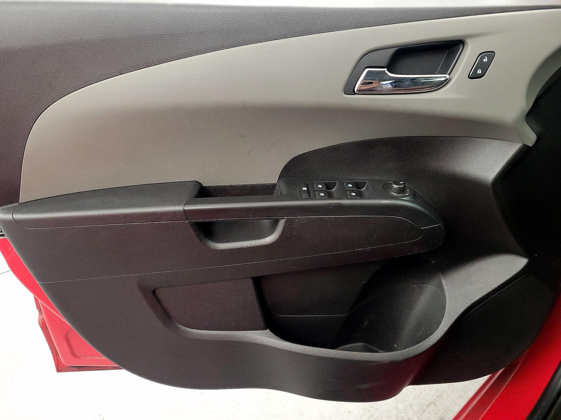Thumbnail: 2015 Chevrolet Sonic - 12