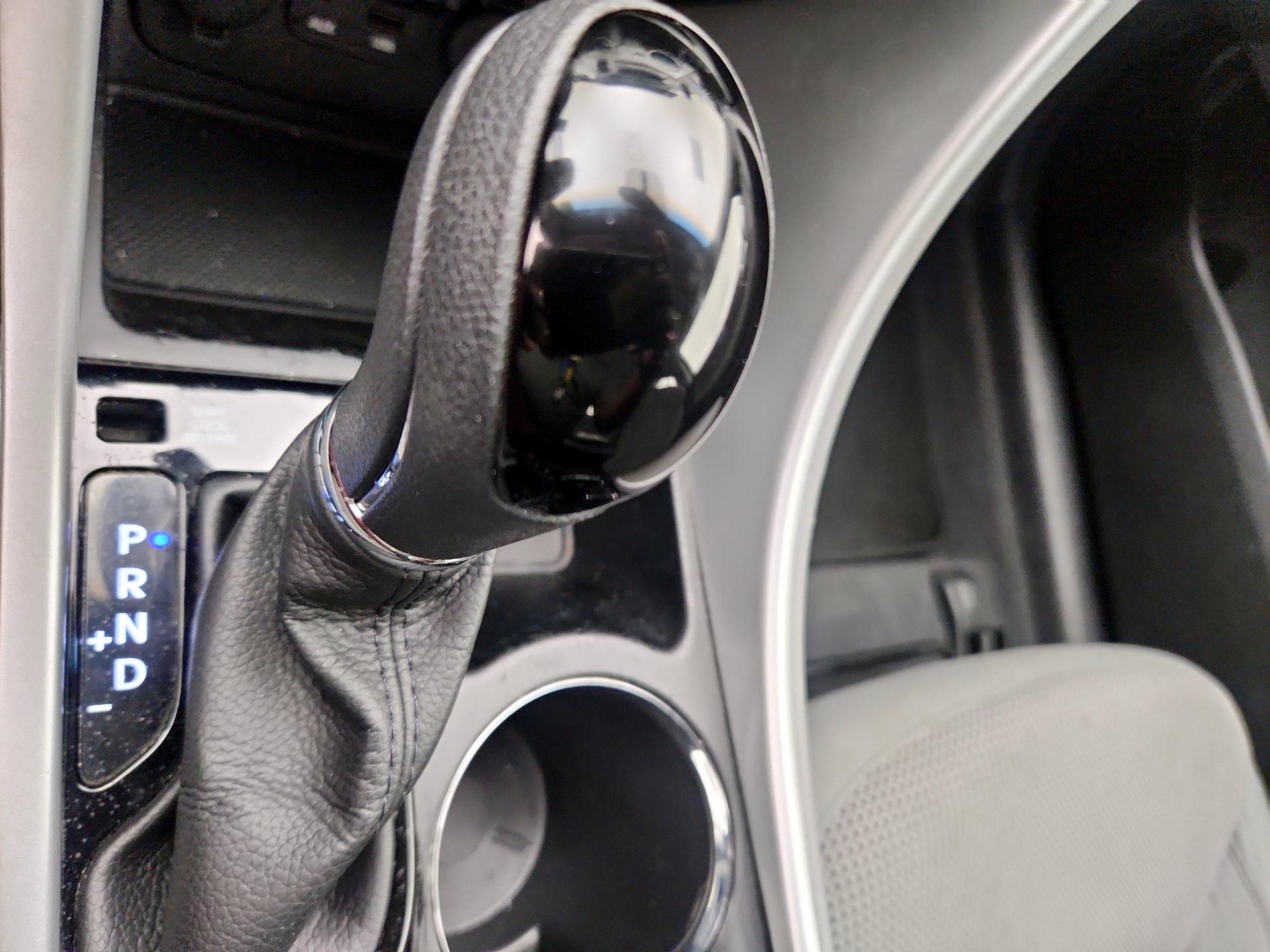 Thumbnail: 2014 Hyundai Sonata - 17