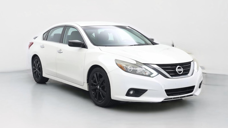 2017 Nissan Altima SR Hero Image