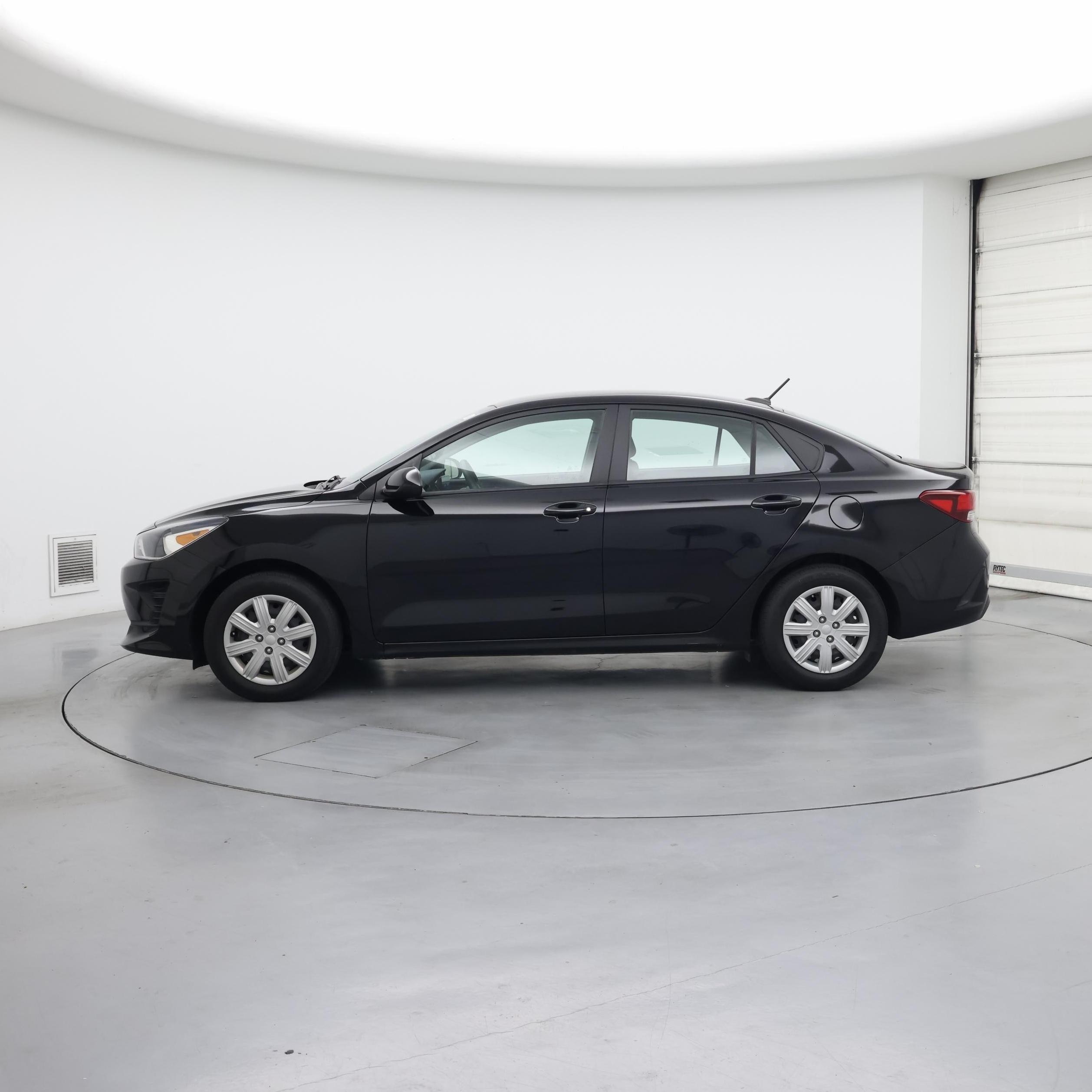 Thumbnail: 2018 Nissan Kicks - 3