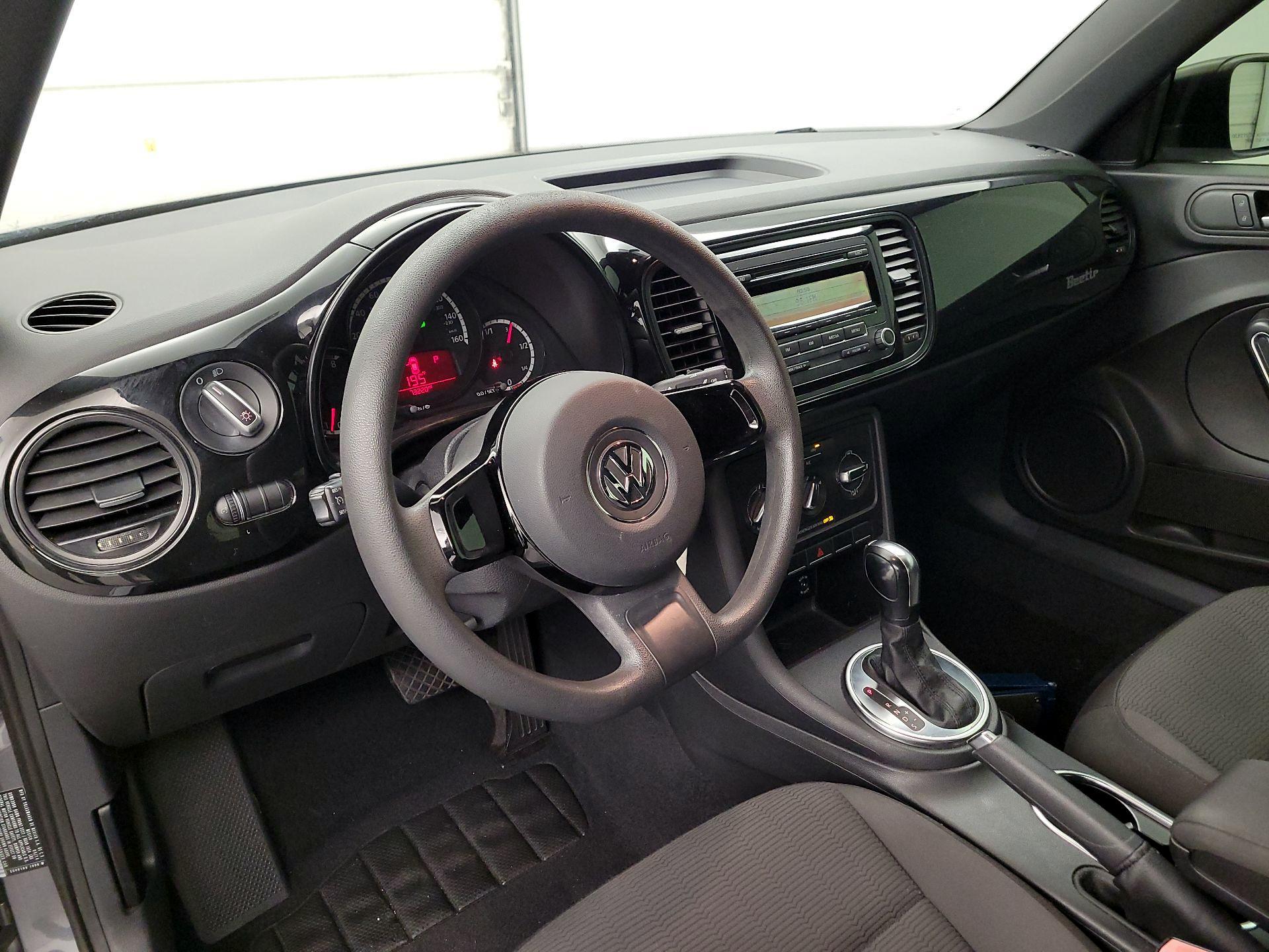 Thumbnail: 2014 Volkswagen Beetle - 9