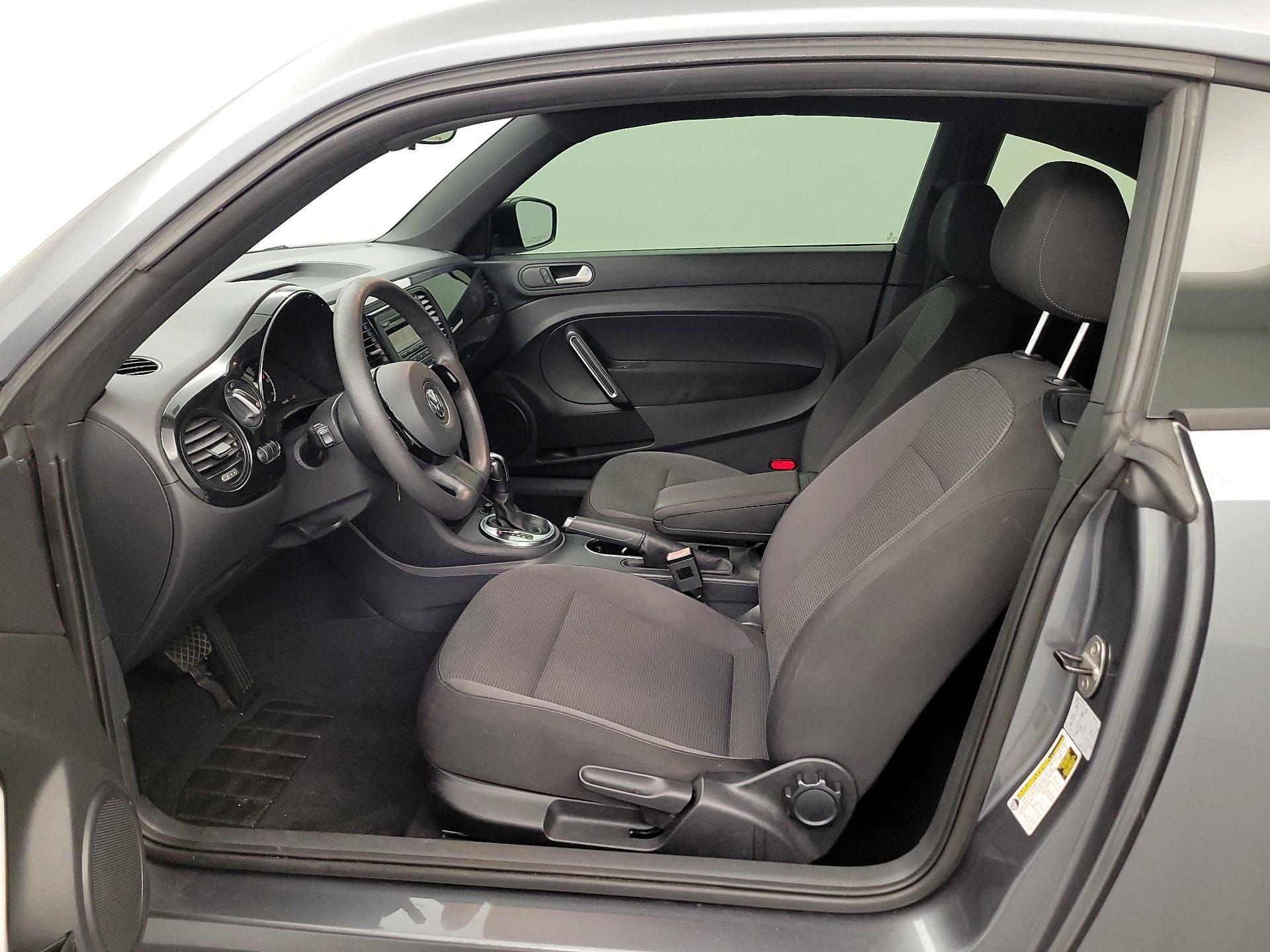 Thumbnail: 2014 Volkswagen Beetle - 11