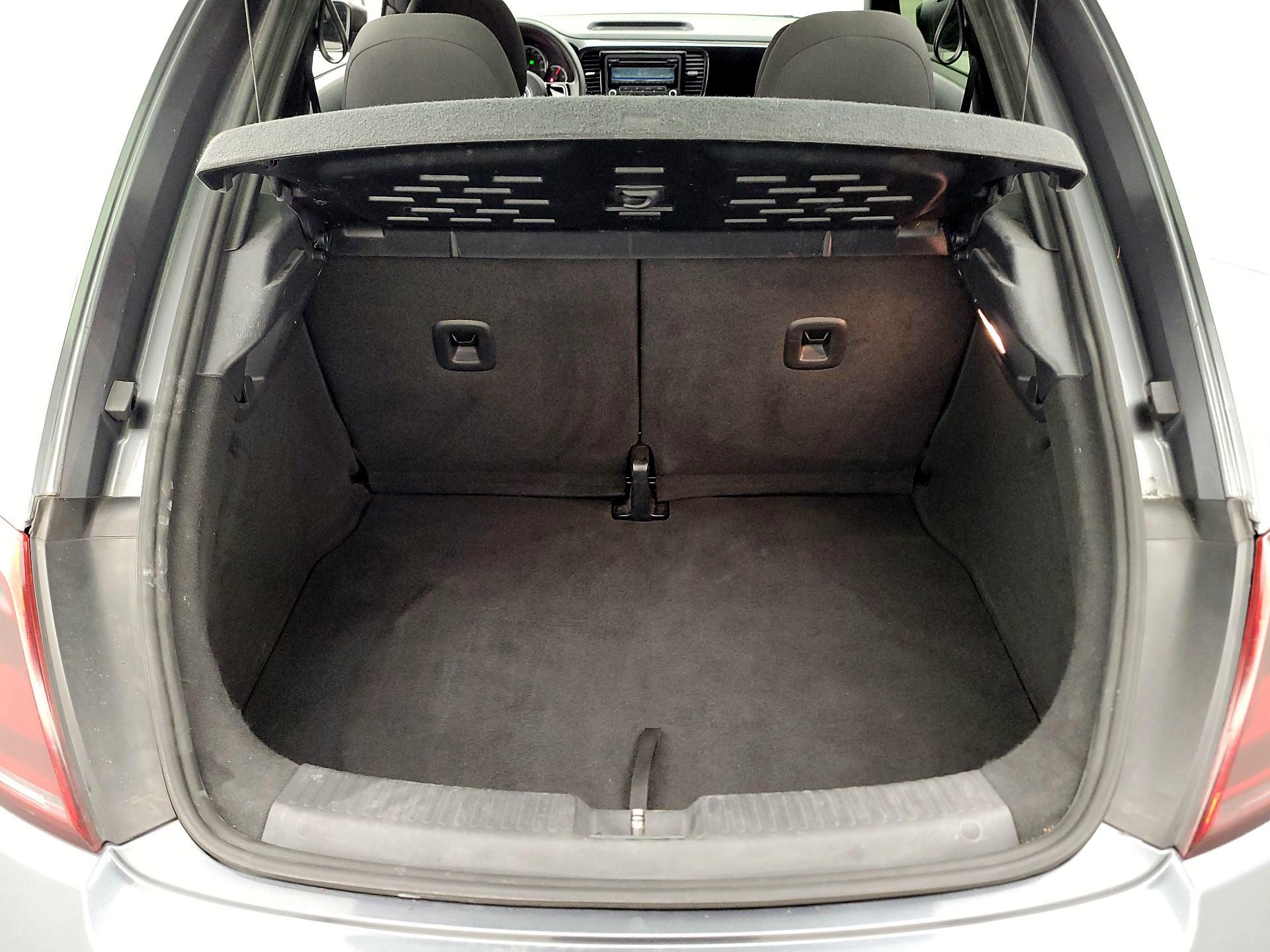 Thumbnail: 2014 Volkswagen Beetle - 17