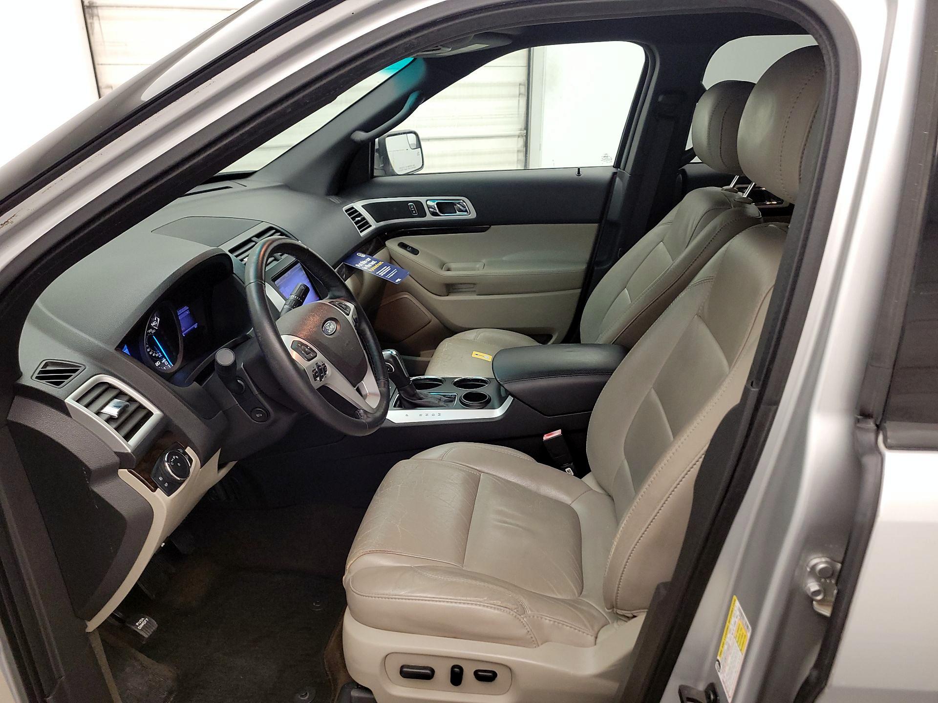 Thumbnail: 2013 Ford Explorer - 11