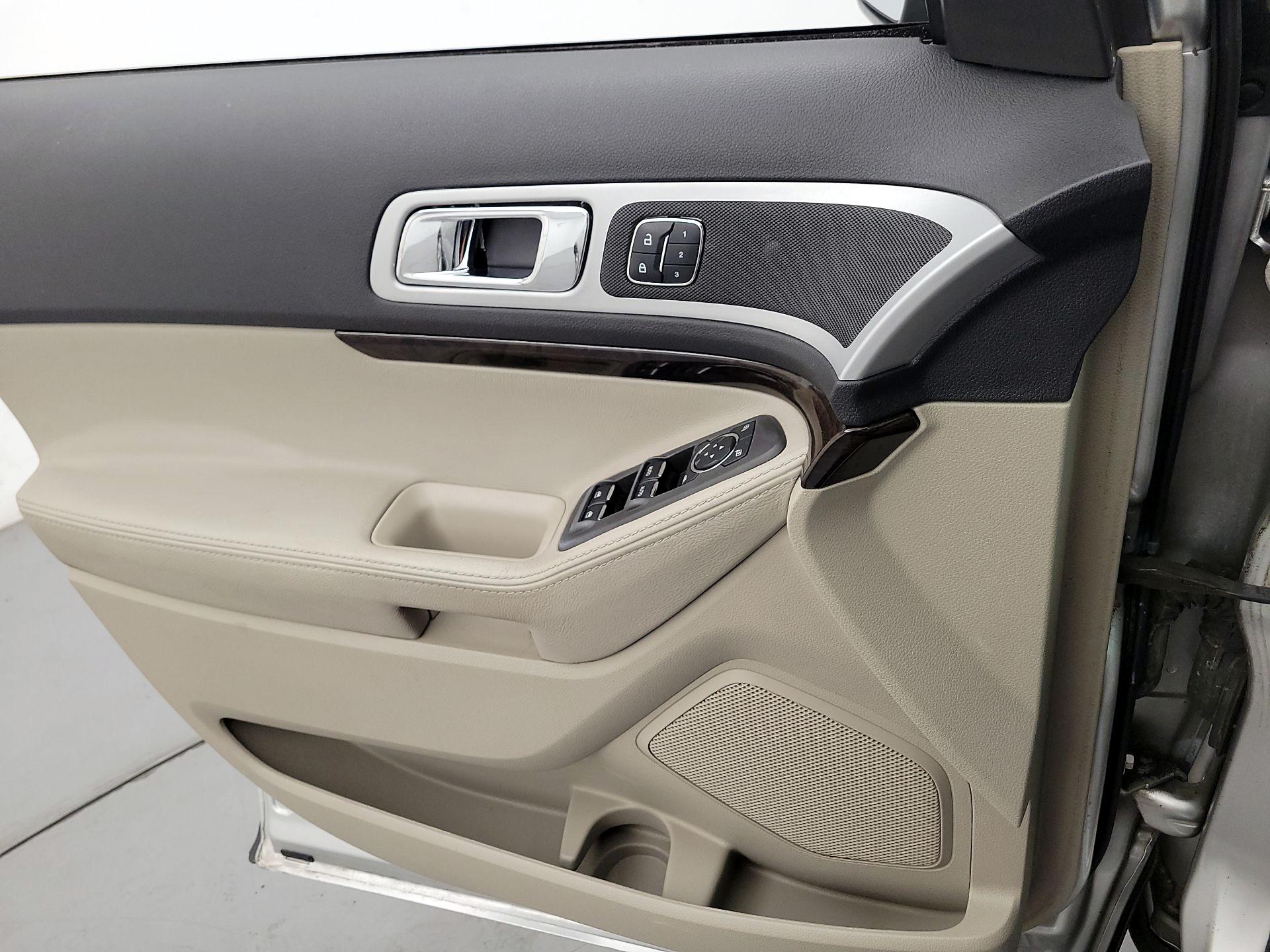Thumbnail: 2013 Ford Explorer - 12