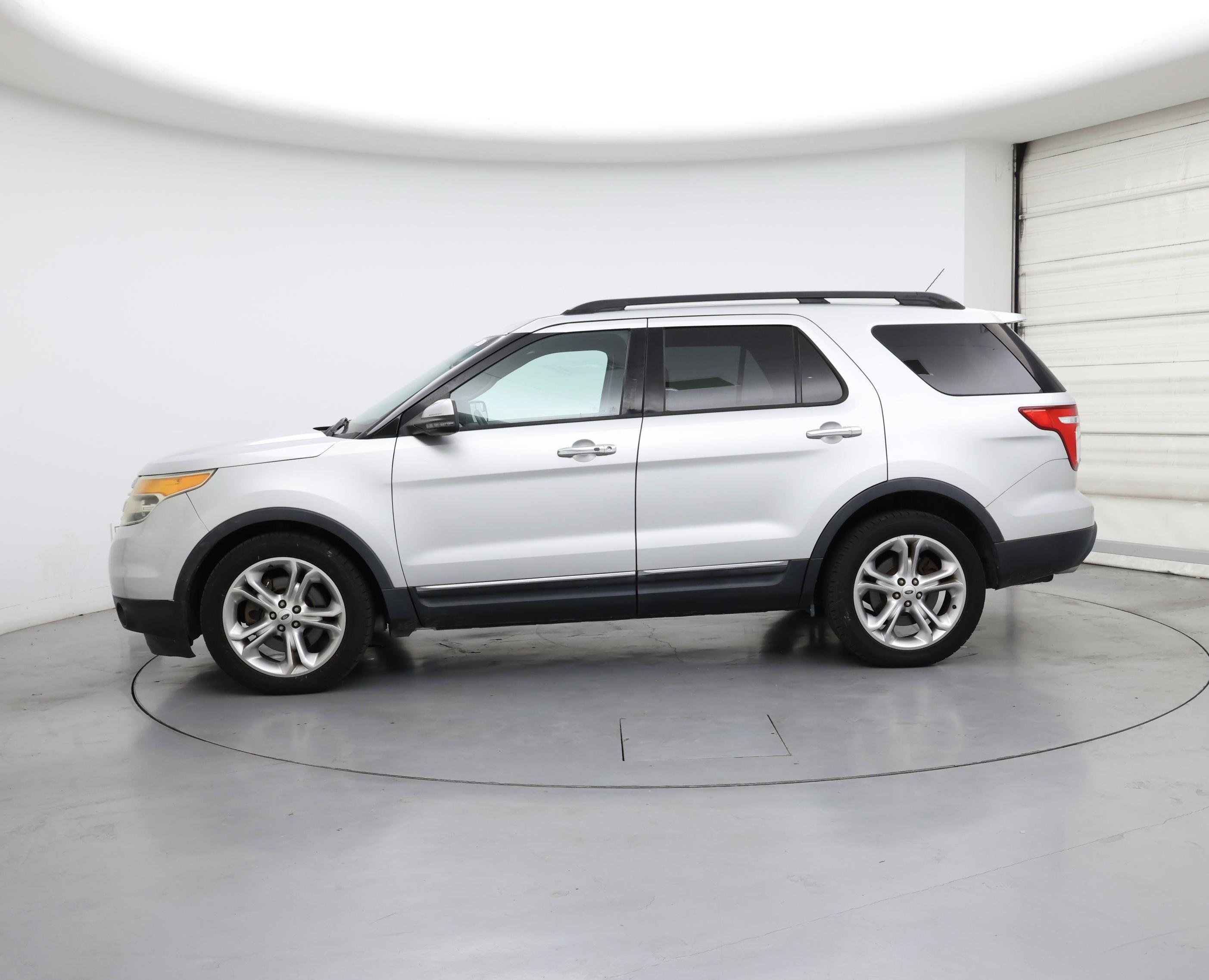 Thumbnail: 2013 Ford Explorer - 3